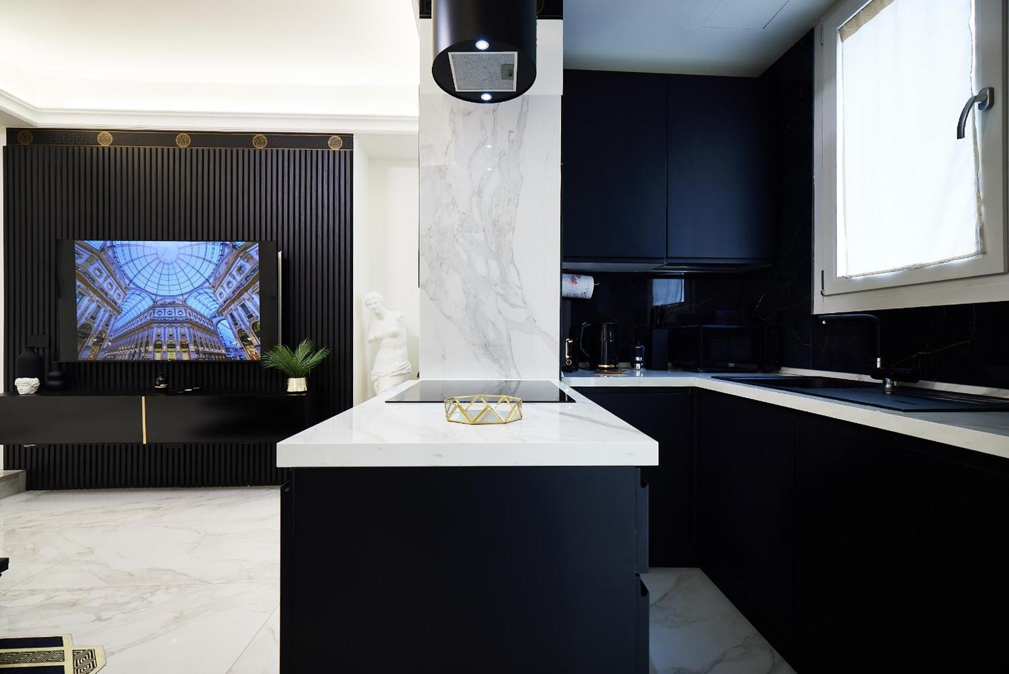 Italian Fashion Suite - Luxurious Marble City Center ميلان المظهر الخارجي الصورة